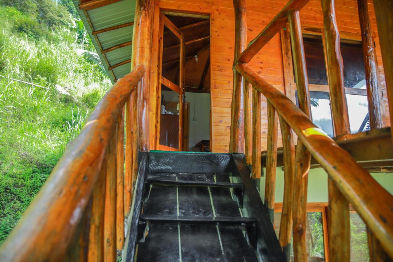 엘라 밤부 카바나 B&B 외부 사진